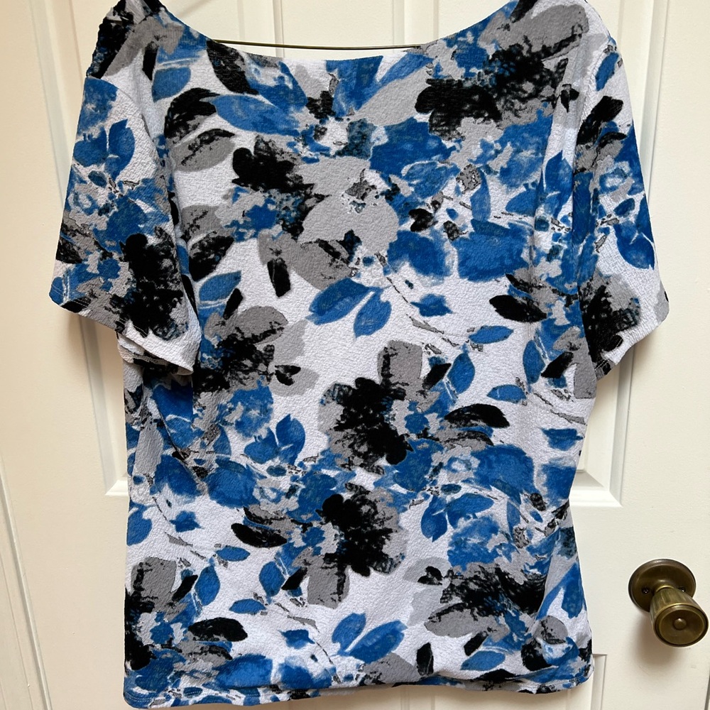 Ladies top - Picture 6 of 7